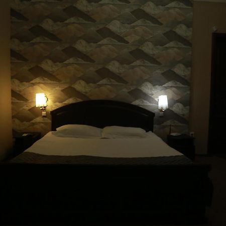 סמיי Vip Mini Hotel מראה חיצוני תמונה