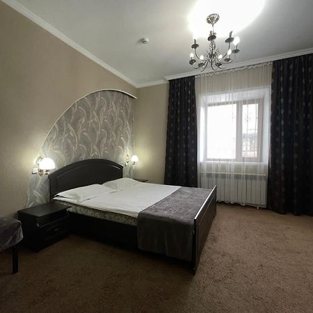 סמיי Vip Mini Hotel מראה חיצוני תמונה