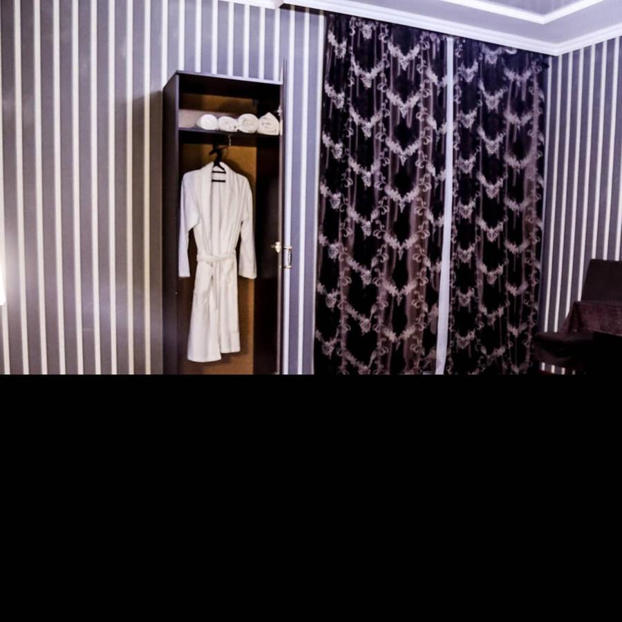 סמיי Vip Mini Hotel מראה חיצוני תמונה
