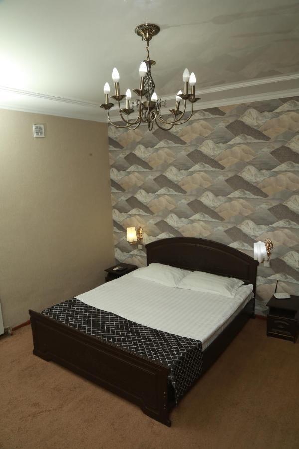 סמיי Vip Mini Hotel מראה חיצוני תמונה