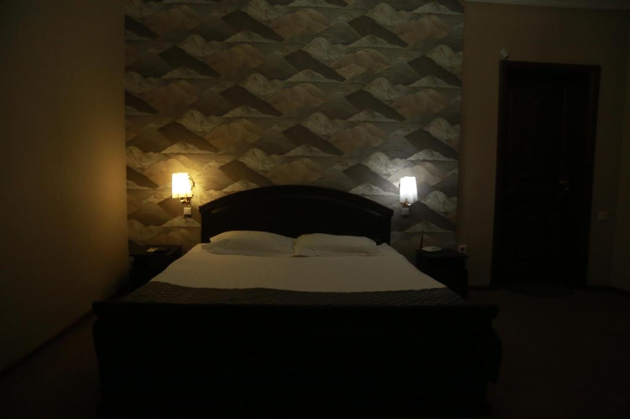 סמיי Vip Mini Hotel מראה חיצוני תמונה