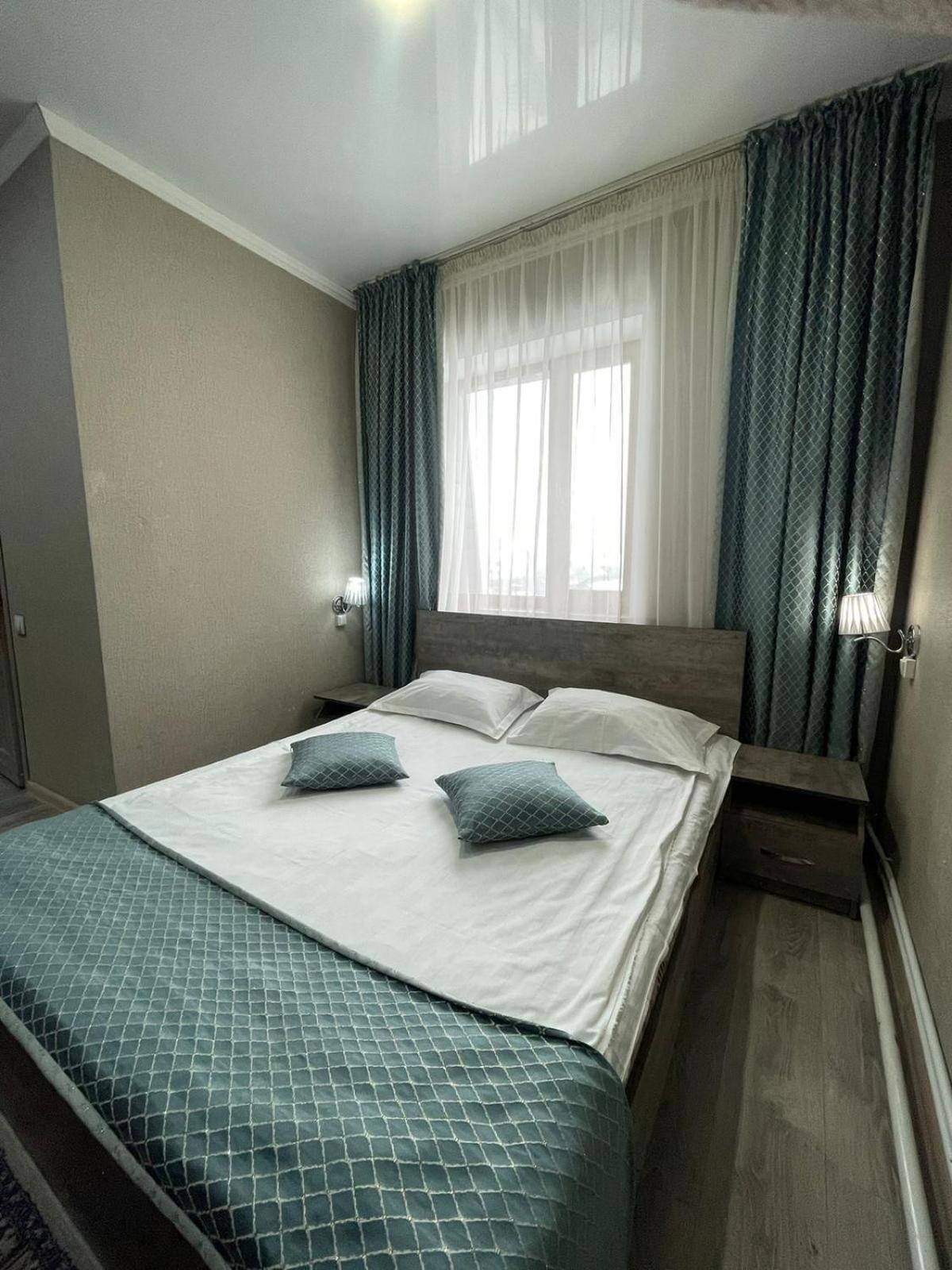 סמיי Vip Mini Hotel מראה חיצוני תמונה