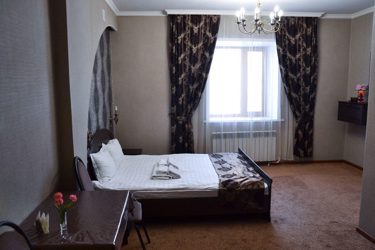 סמיי Vip Mini Hotel מראה חיצוני תמונה